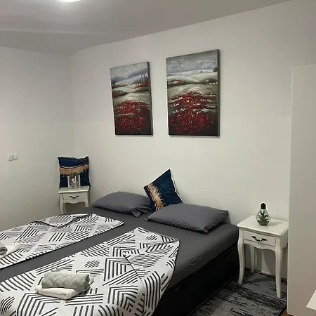 Crown Mia Apartamento